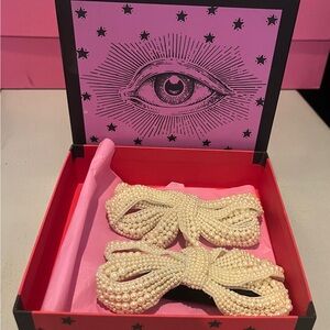 Auth 2 GUCCI faux pearl bows for shoes/boots ! Runway item.Includes 2 boxes RARE